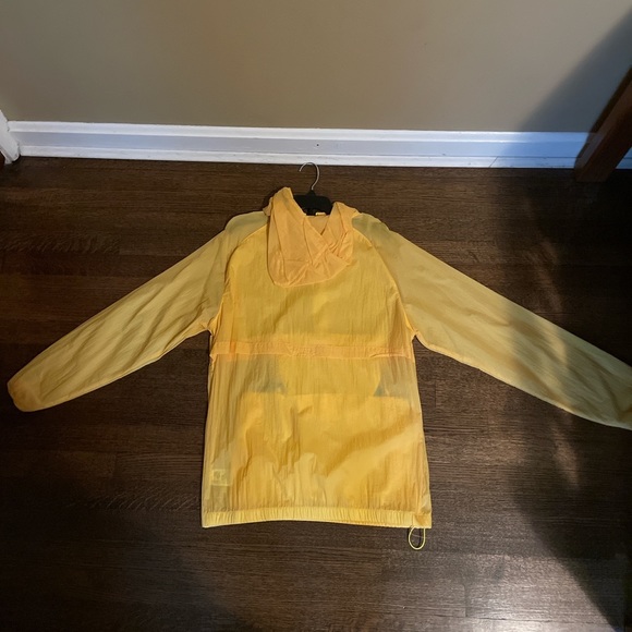 Yellow champion wind breaker never worn (free shipping) - Picture 4 of 4